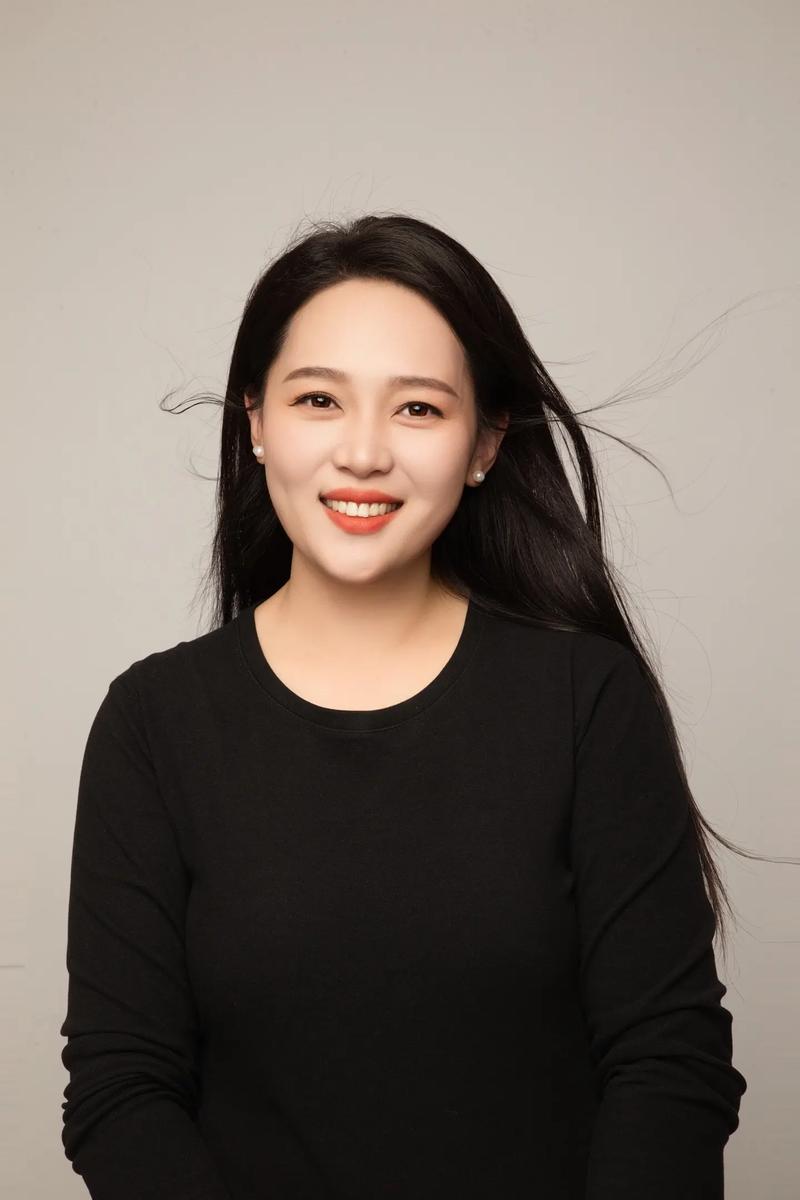 俊男靓女，实力出圈——运城气球派对策划团队形象照背后的个人形象策划哲学